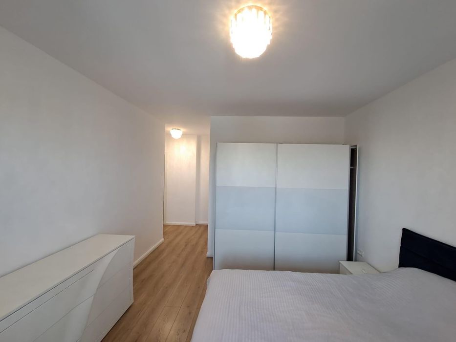 Închiriez apartament 3 camere sectorul 1