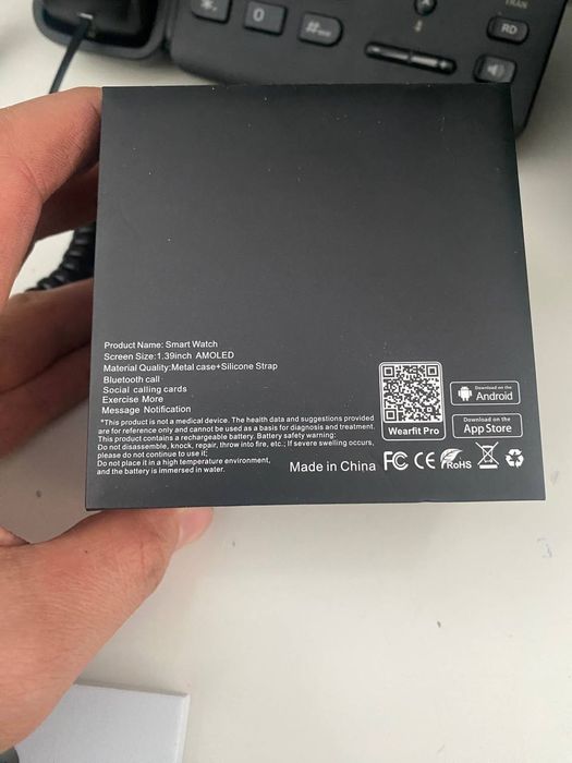 Klassk kòrinishdag smart watch