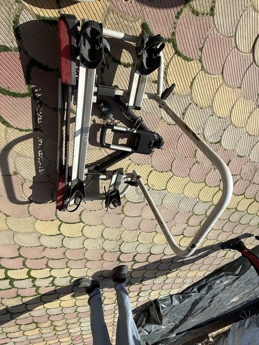 Vând suport masină  pentru 2  biciclete