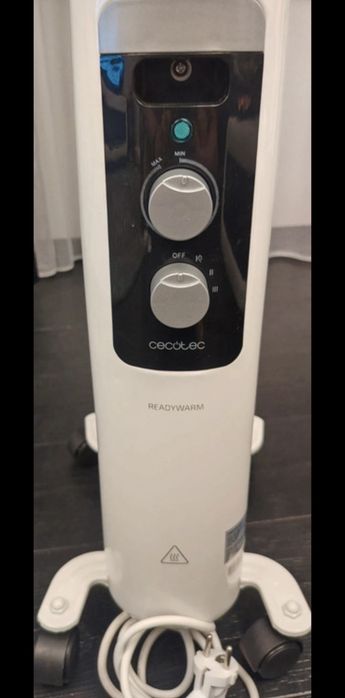 Radiator pe ulei Cecotec ReadyWarm, 7 elemenți, nou