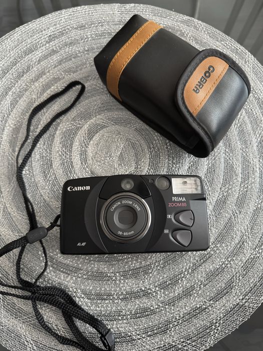Фотоапарати Смена 8 и Canon Prima Zoom 85