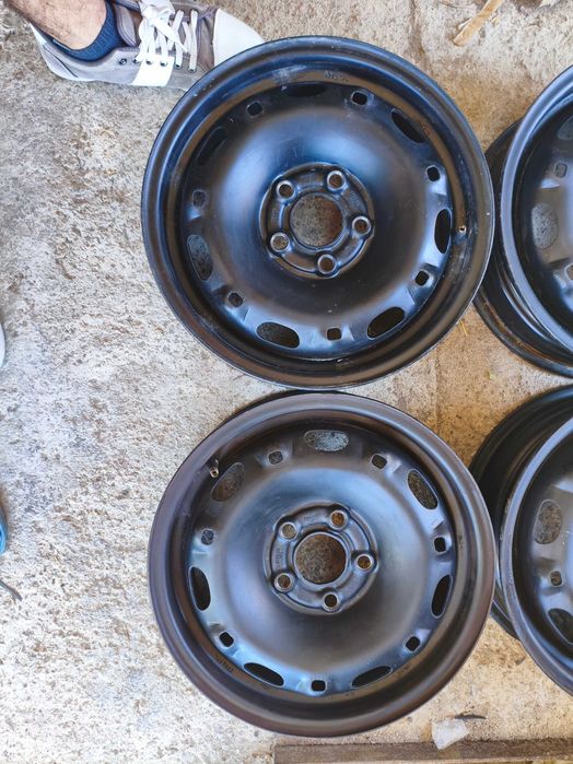Оригинални VW стоманени джанти 14" 5x100 ET35 + тасове Sparco