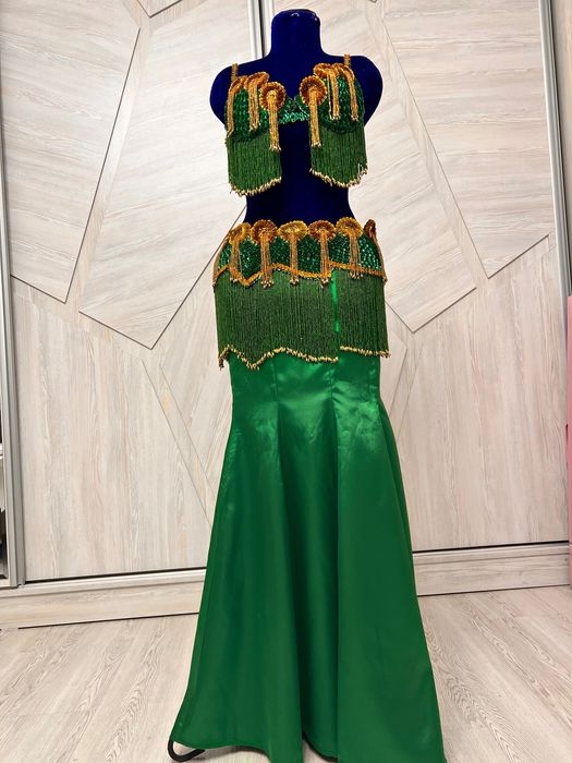 Продаются красивые арабские костюмы б/у. Фото больше в телеграмм.