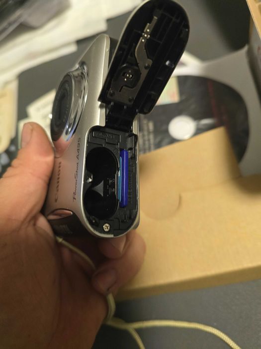 Продавам фотоапарат  "Camera Canon Power Shot A495"