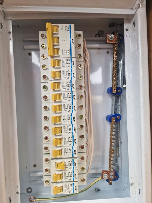 Электрический распределительный щиток