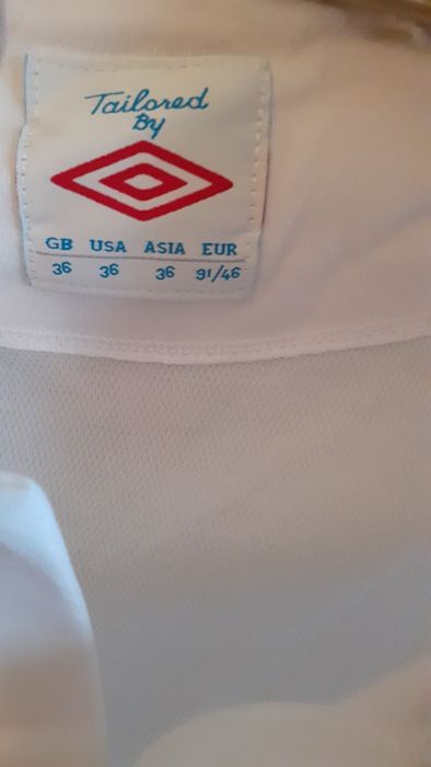 Футболна тениска на Англия.