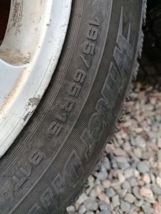 Продам зимнию резину с дисками
