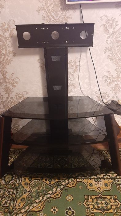 Стол под телевизор