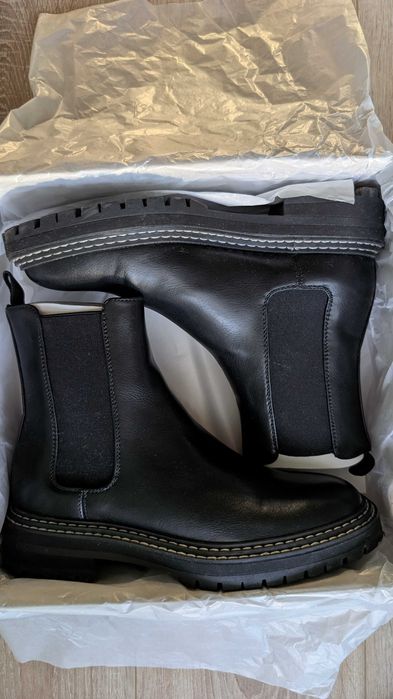 Дамски кожени боти