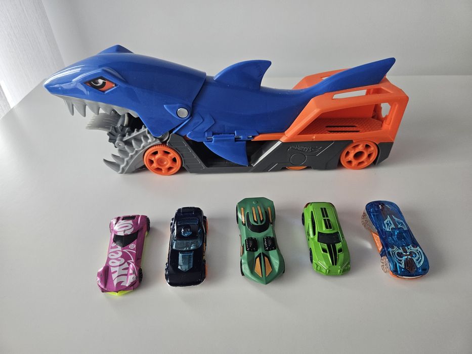 Mașinuța de construit, Rechin Hot wheels, Trenuleț Thomas si prietenii, masini cu telecomanda