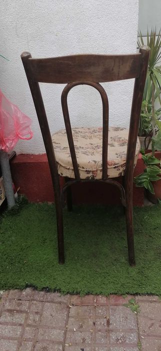 scaune 5  buc 4 tapitate  din  lemn  curbat 400 lei
