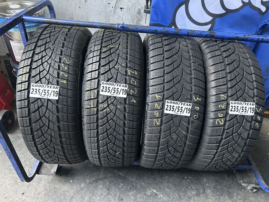 235/55/19 goodyar