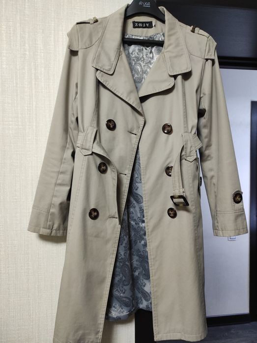 Продам  плащ женский