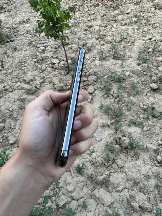 Iphone 11 pro  xotirasi 256 talik yomkosti 70 regioni koreya xolati z