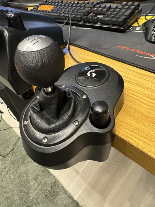 Игровой руль Logitech g923