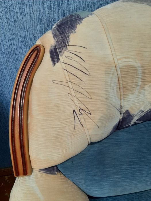 Продам диван с креслами