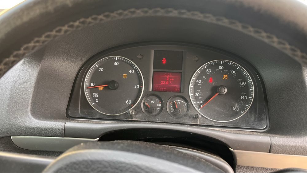 VOLKSWAGEN Touran 2005 — imagine 3