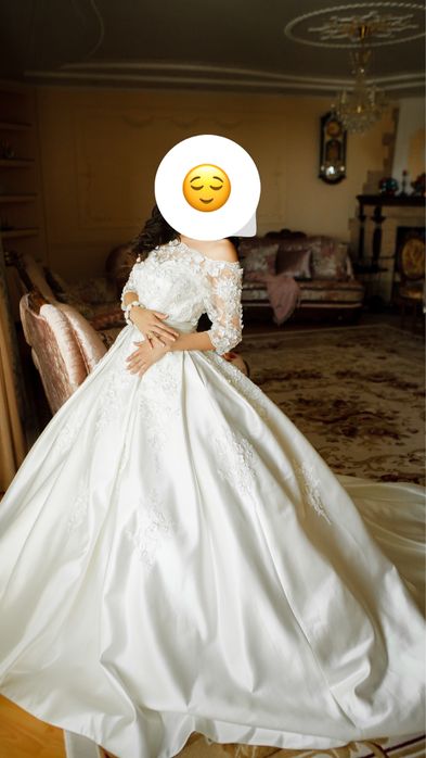 Продам шикарное свадебное платье со шлейфом