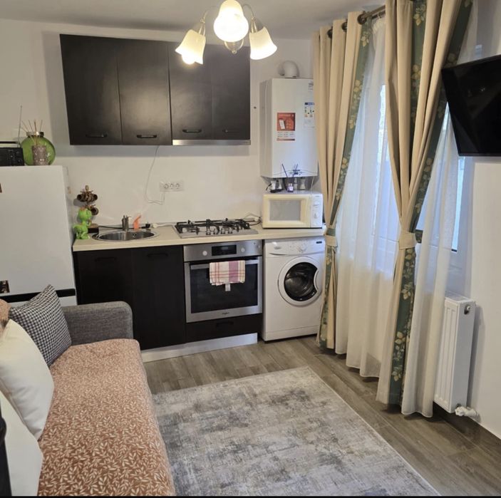 Garsoniera de inchiriat la casa cu terasa