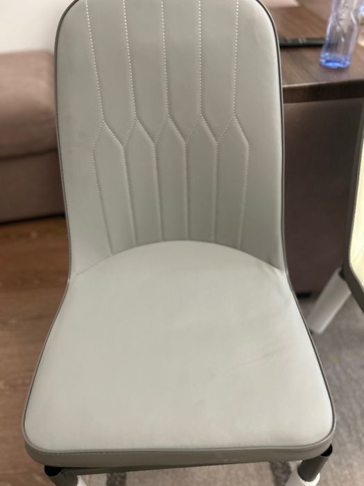 Стол со 6 стулями