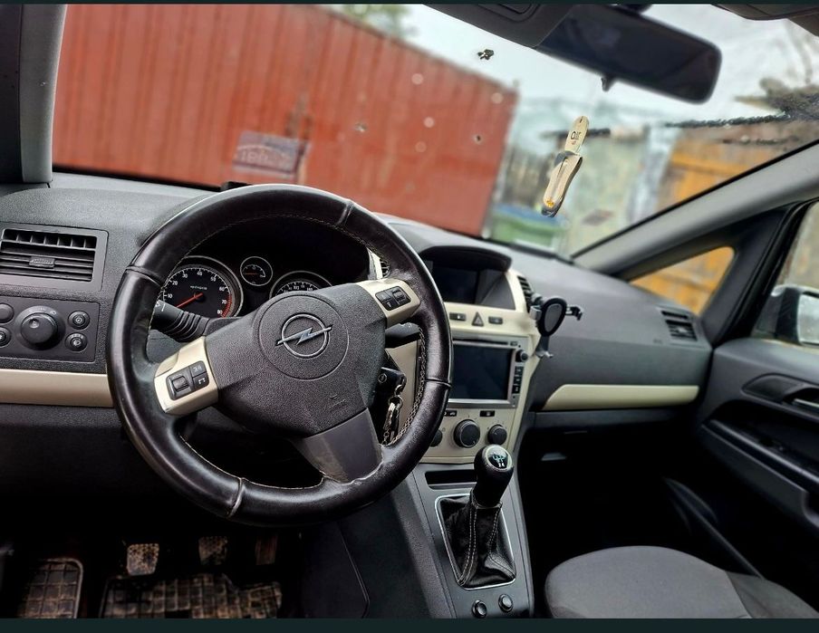 Opel Zafira gri electric