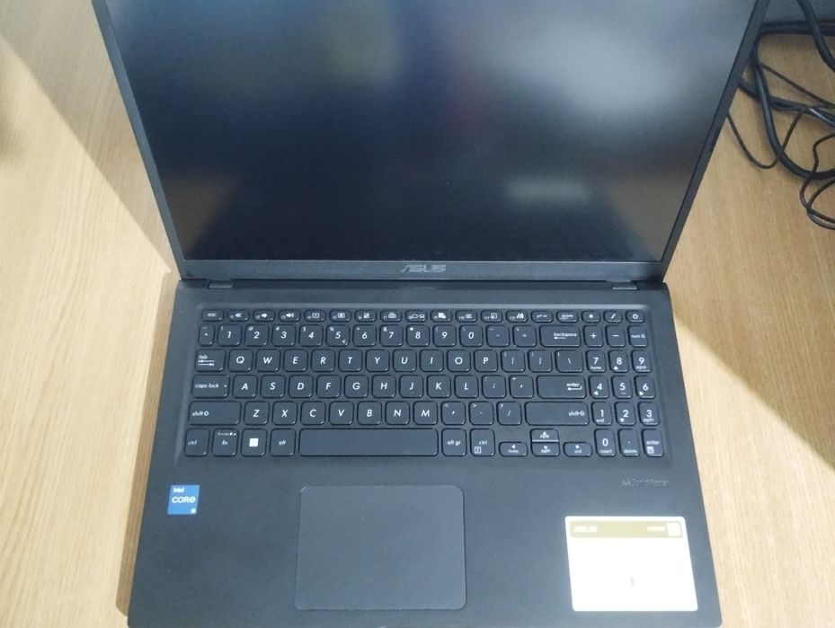 Laptop ASUS VivoBook 15. I5 gen 11, 512GB SSD, Windows 11 + GARANȚIE
