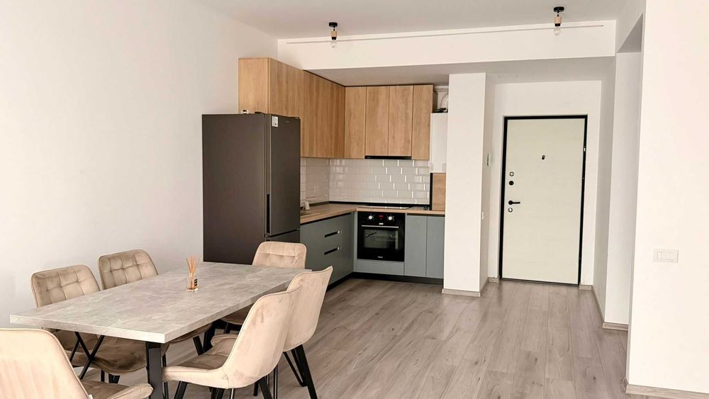 Inchiriez apartament cu 2 camere in bloc nou (central)