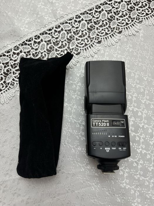 Вспышка Godox 520