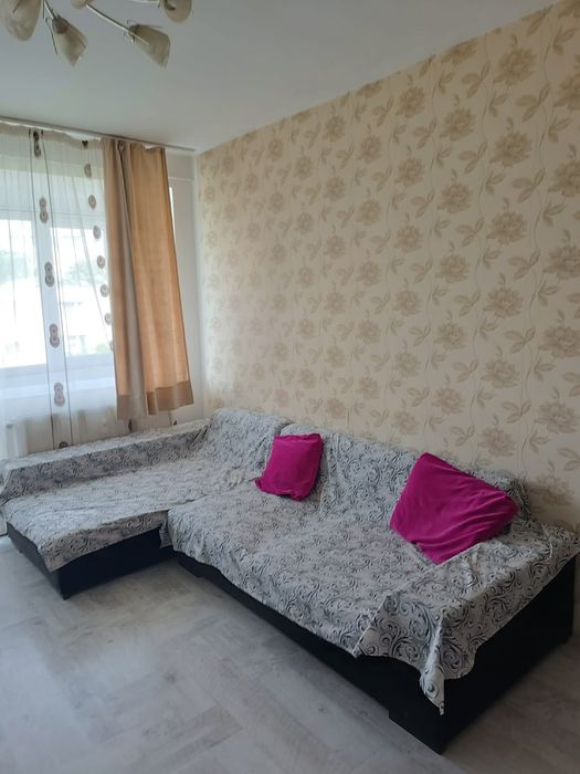 Vând apartament  2 camere  zona Cina