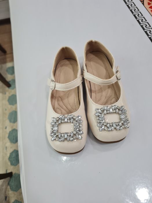 Продам туфельки для девочек