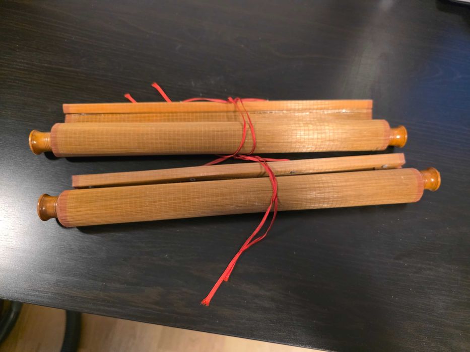SET 2 PICTURI JAPONEZE PE MĂTASE – Suluri Decorative (Kakejiku) din Bambus