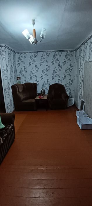 Продам 2-х ком-ю квартиру на Площади.