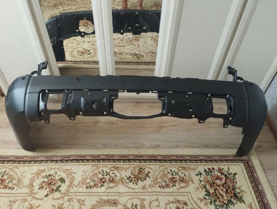 Продам задний бампер