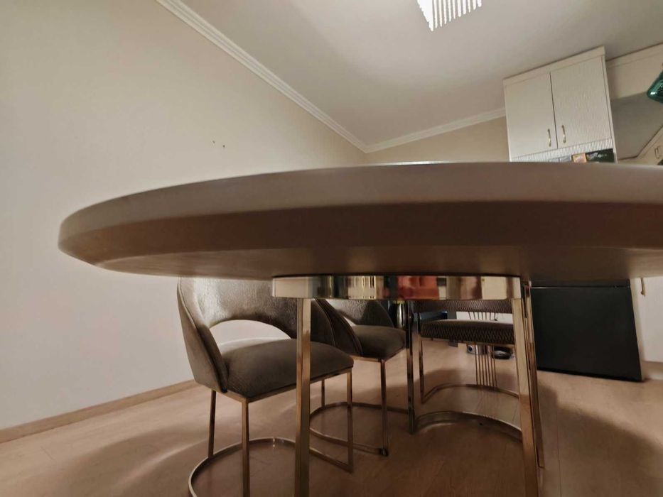 Модерна масивна маса /ИЗГОДНО/