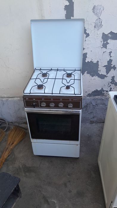 Срочно продаётся газ плита идеальном состоянии Ге