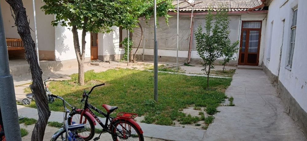 Продаётся дом в центре города старый билайн партсезд.