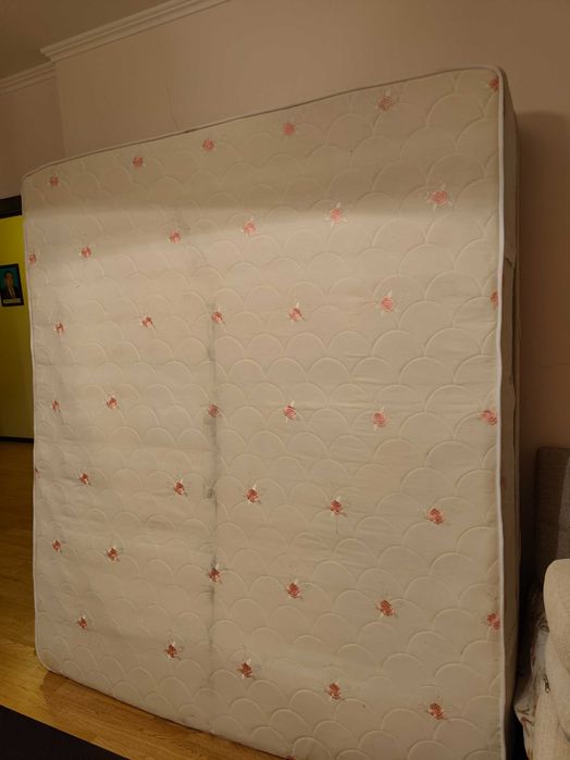 Продам матрас  большой