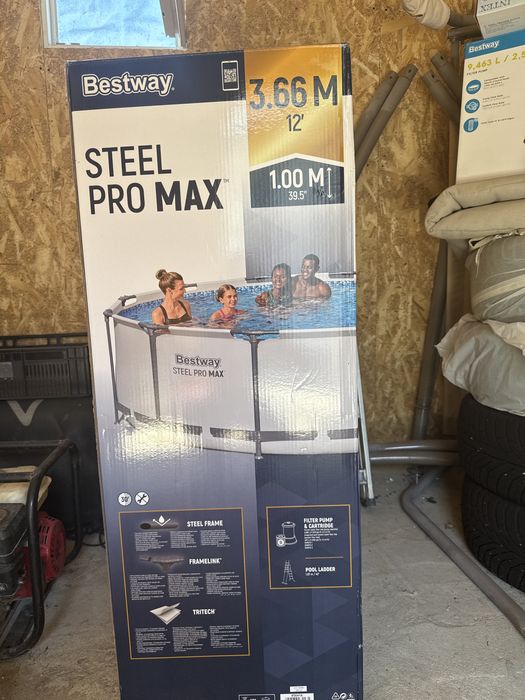 Piscina cu cadru metalic