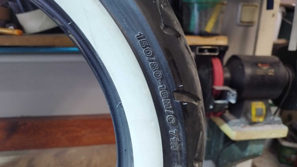 Гуми за мотор.150/80/16 и 180/70/15