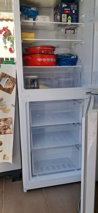 Vindem frigider artic