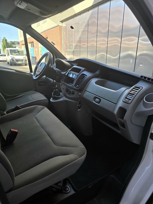 Vand Opel Vivaro CDTI 2Litri diesel 2900,Modelul Lung