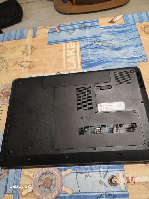 лаптоп HP Pavilion g7