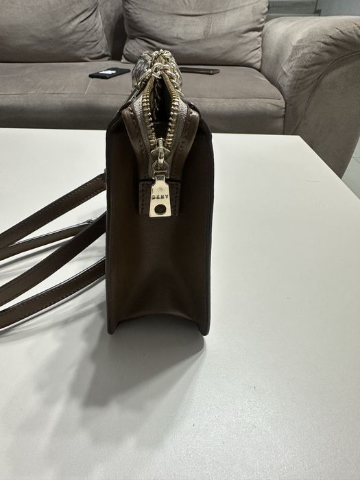 Geanta DKNY in stare foarte buna