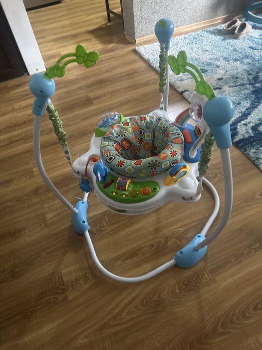 Jumper copii, folosit dar in stare f buna.