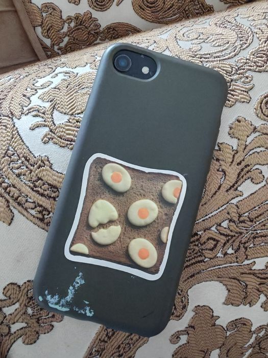 Телефон iPhone 8 продам или обменяю