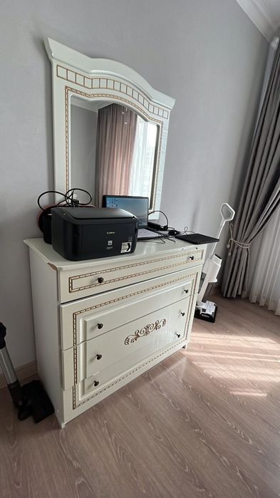 Продам спальный гарнитур