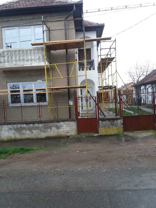 De vânzare schelă