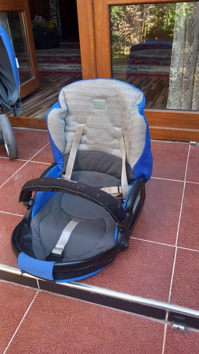 Срочно продам коляску 3в1 состояние хороший