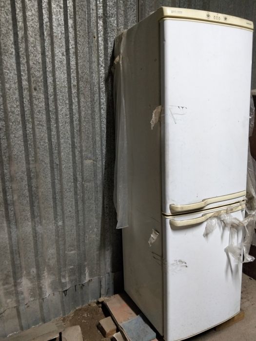 Продам холодильник самсунг