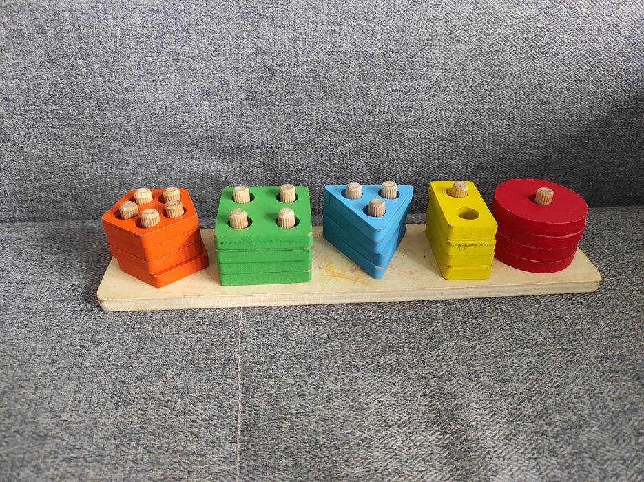 Продам детские игрушки б.у